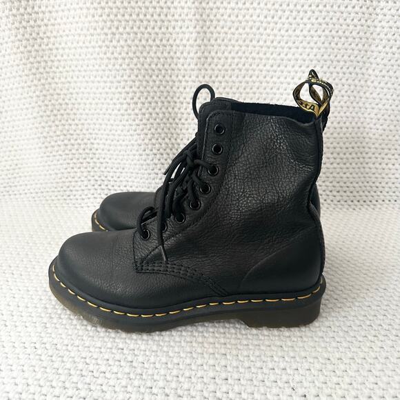 Doc Martens 1460 Pascal Black Leather Virginia Lace Up 8 Eyelet Boots 7 w/ Box - Picture 5 of 10